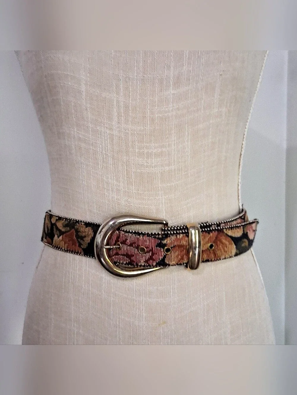 Vintage Floral Tapestry Belt - Beaded Detailed Edges - Leather - ML